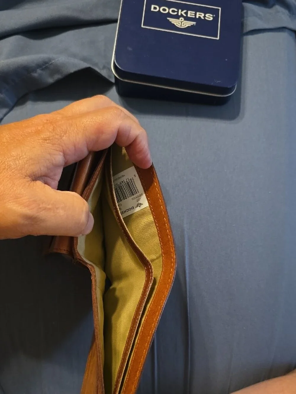 Dockers Tan Leather Bifold Card & Key Wallet